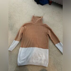 Super soft bcbgmaxazria turtle neck colorblock tunic